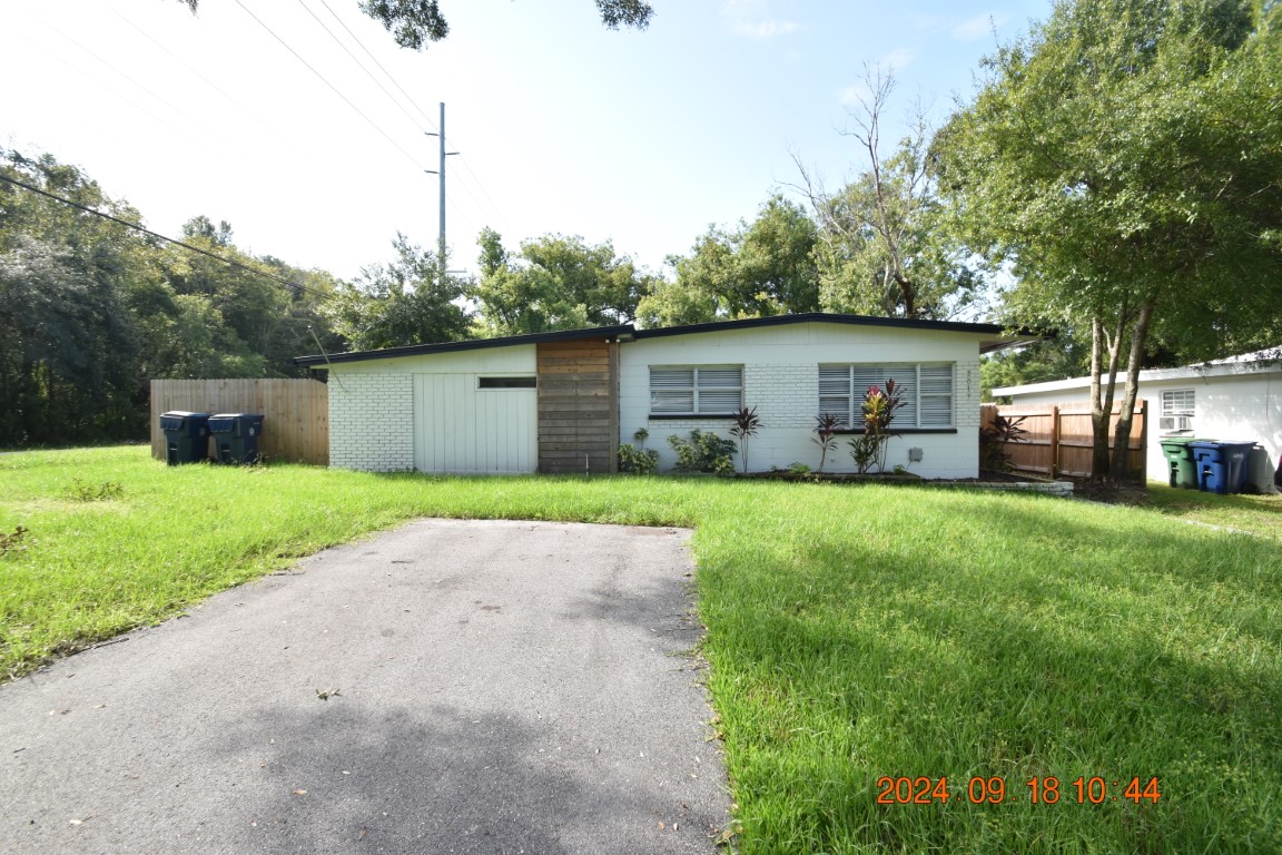 2017 E Clinton St, Tampa, FL 33610